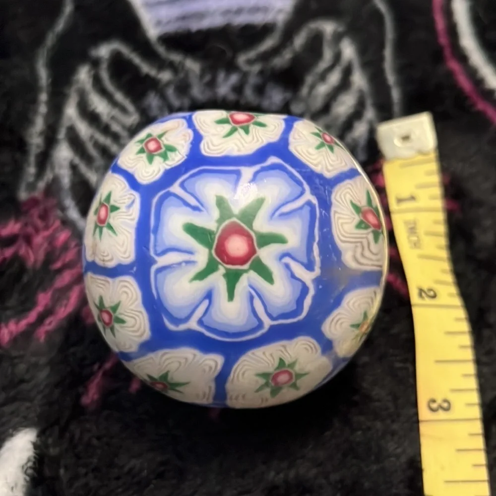 TRIPPY ROUND 🕯️ CANDLE 🆕 - Picture 1 of 7